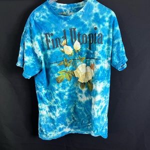 Large t-shirt